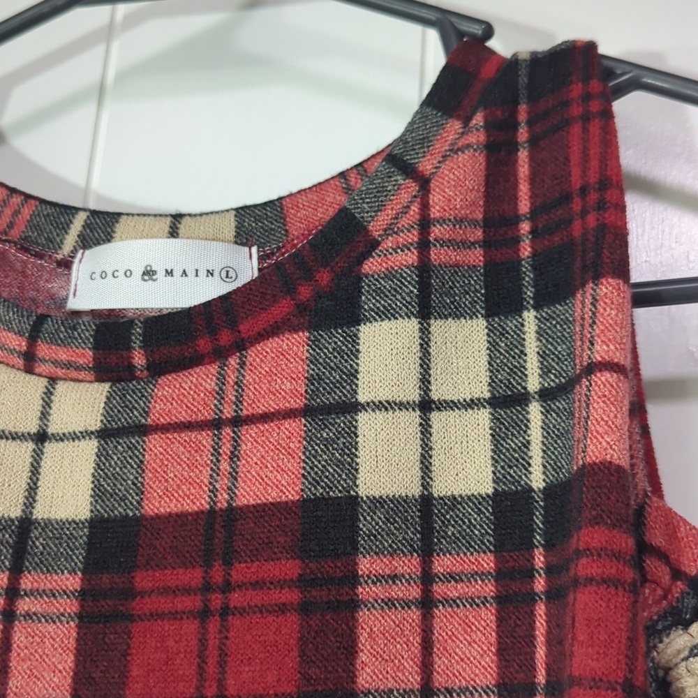 ❤️5/$25 Coco And Main Plaid Sleeveless Top - Red and Black - Picture 4 of 4